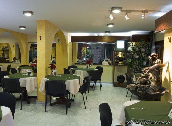 City Express Buenavista Kota Meksiko Restoran foto